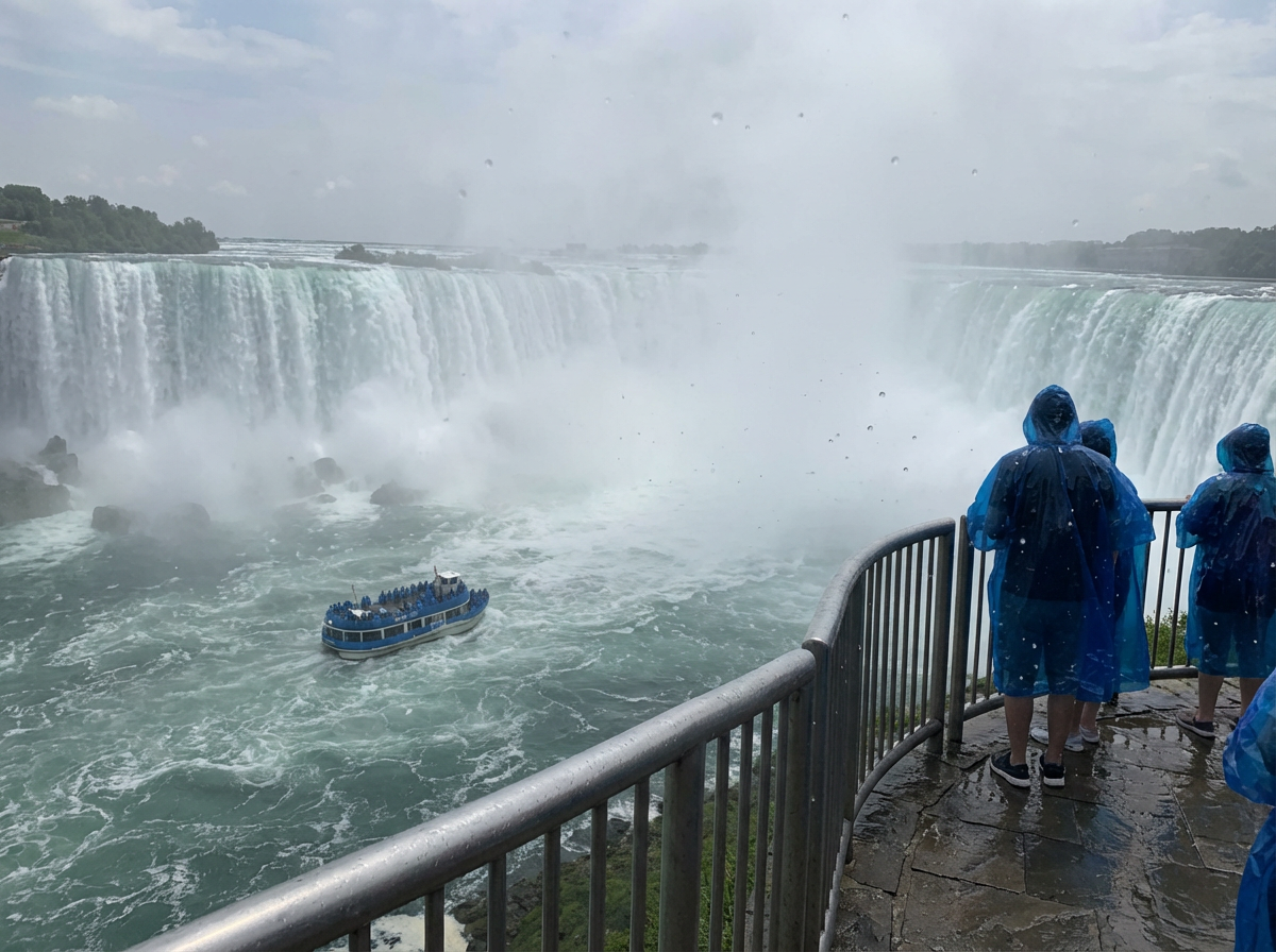 시원한 물보라가 느껴지는 나이아가라 폭포